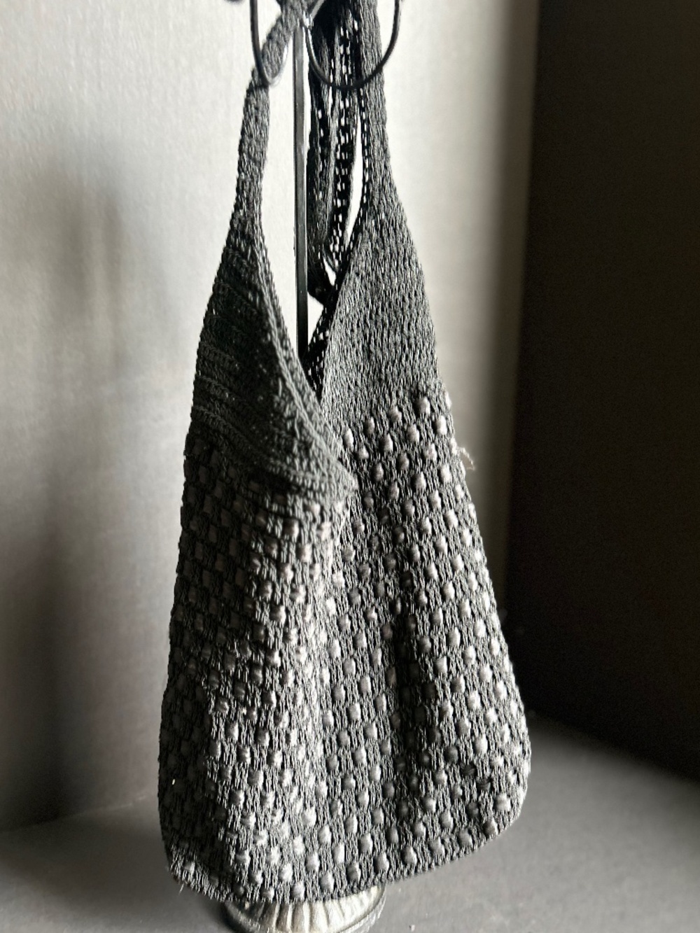 Kathy Ireland Black Woven Shoulder BOHO Bag Zip Black Strap Silver Hardware